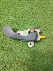 Ручка двери внутренняя Mitsubishi Carisma