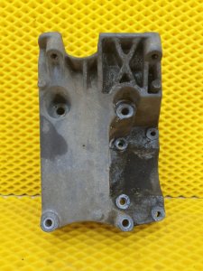 Кронштейн компрессора кондиционера Ford Focus 2006 2