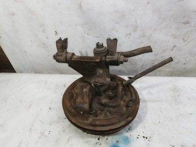 Кулак поворотный Nissan Primera 1990