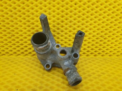 Флянец системы охлаждения Ford Focus 2006 2