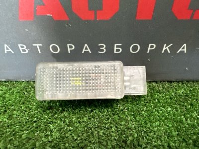 Плафон подсветки салона Skoda Octavia 2014 A7