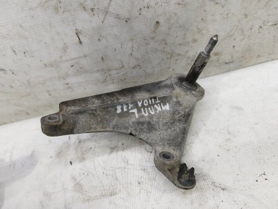 Кронштейн КПП Nissan Tiida 2007