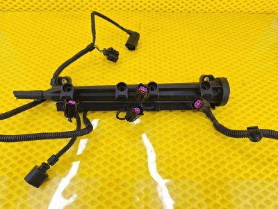 Рампа топливная Skoda Octavia 2012 A5