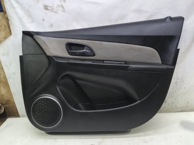 Обшивка двери Chevrolet Cruze 2013