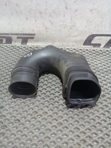 Патрубок воздушного фильтра Volkswagen Golf 2011 Mk6