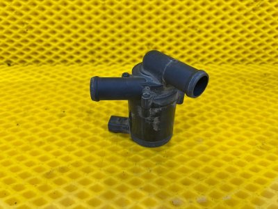 Насос водяной дополнительный Volkswagen Touareg 2003 7L6