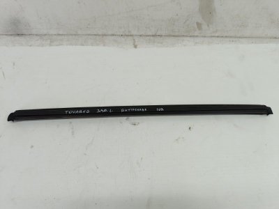 Молдинг стекла Volkswagen Touareg 2012 7P5,7P6