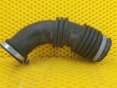 Патрубок воздушного фильтра Ford Focus 2006 2