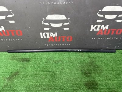 Уплотнитель стекла наружный (Бархотка) Ford Focus 3 HB 2012 CB8