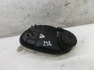 Бачок расширительный Mercedes CLA - Class 2015 CLA 180