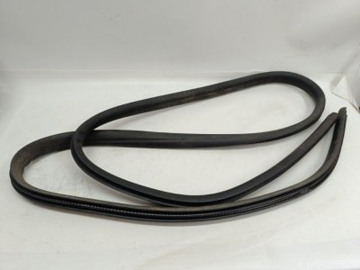 Уплотнитель кузова Ford Focus 3 2013 CB8