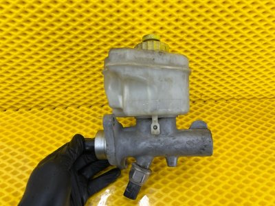 Цилиндр тормозной главный Volkswagen Touareg 2003 7L6