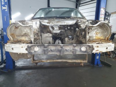 Панель передняя (Телевизор) Mercedes-Benz e240 15.04.1998 210