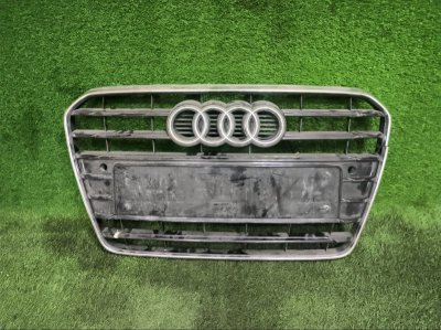 Решетка радиатора AUDI A5 8T0
