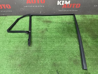 Уплотнитель стекла направляющий Hyundai Creta 2018 GS