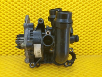 Насос водяной (Помпа) SKODA Octavia 2012