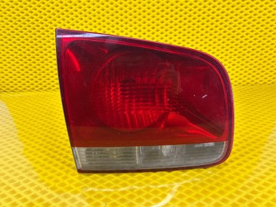 Фонарь внутренний задний правый Volkswagen Touareg 2003 7L6