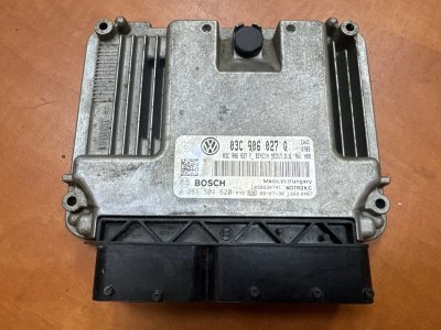 Блок управления двс VOLKSWAGEN Touran 2011