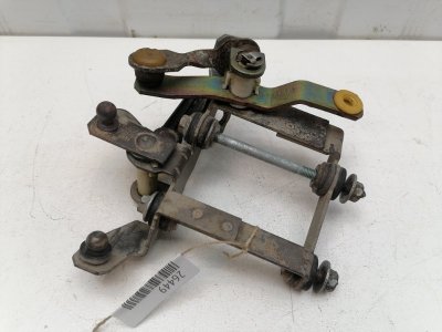 Механизм выбора передач Volkswagen Golf 4