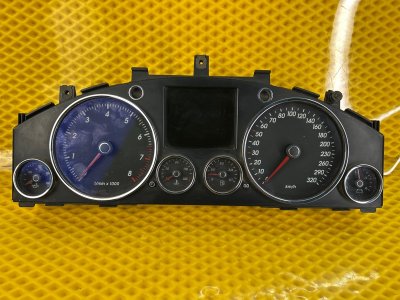 Панель приборов Volkswagen Touareg 2003 7L6
