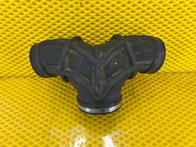 Патрубок воздушного фильтра Volkswagen Touareg 2003 7L6