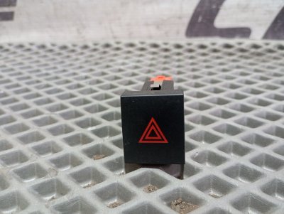 Кнопка аварийной сигнализации Skoda YETI 2015