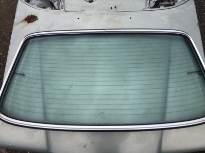 Стекло Mercedes w123 1980 Седан