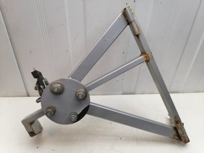 Крепление запасного колеса Lada Largus