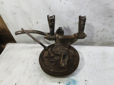 Кулак поворотный Nissan Primera 1990