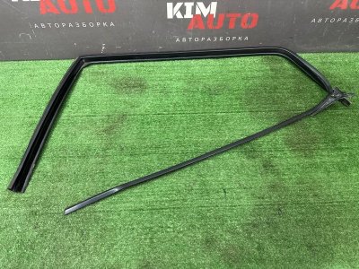 Уплотнитель стекла направляющий Peugeot 407