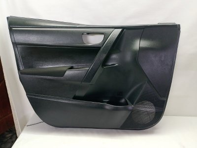 Обшивка двери Toyota Corolla 2014