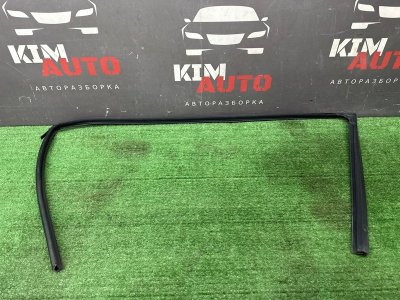 Уплотнитель стекла направляющий Hyundai i30 GD