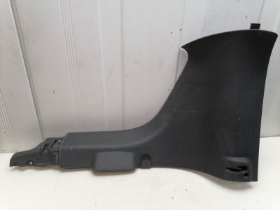 Обшивка стойки Lada Largus 2020