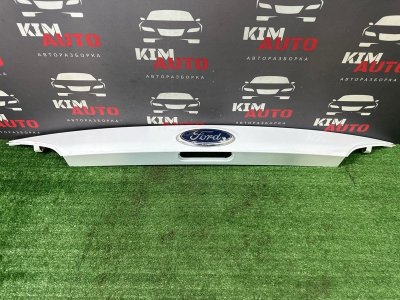 Молдинг крышки багажника Ford focus 3 2012 CB8