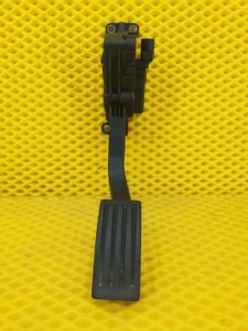 Педаль газа Ford Focus 2006 2