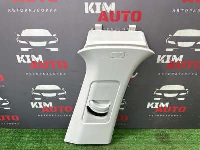 Накладка центральной стойки верхняя Skoda Octavia 2014 A7