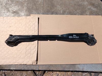 Распорка кузова Ford Focus 2012 CB8