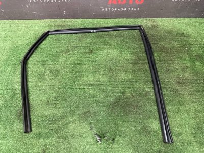 Уплотнитель стекла направляющий Nissan Murano 2008 Z51