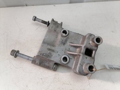 Кронштейн насоса гур Fiat Albea