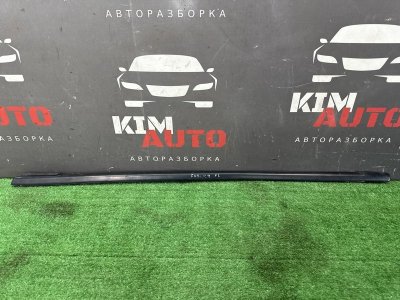 Уплотнитель стекла наружный (Бархотка) Ford Focus 3 HB 2012 CB8
