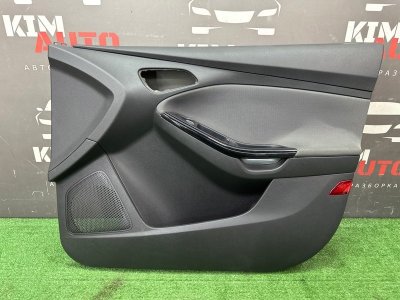 Обшивка двери Ford focus 3 2012 CB8
