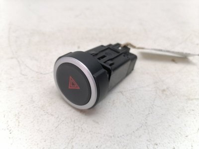 Кнопка аварийной сигнализации Lada Largus