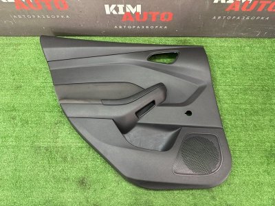 Обшивка двери Ford Focus 3 HB 2012 CB8