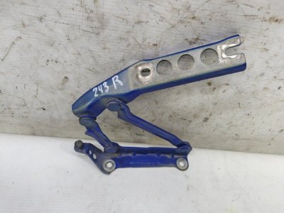 Петля капота Skoda Fabia 2008