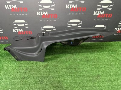 Опора полки багажника Ford Focus 3 HB 2012 CB8