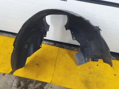 Подкрылок передний Ford Focus 2006 2