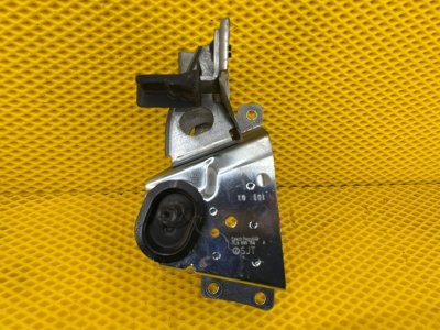 Кронштейн сиденья Volkswagen Touareg 2003 7L6