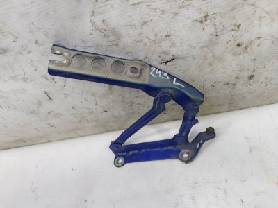 Петля капота Skoda Fabia 2008