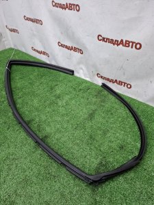 Уплотнитель стекла двери NISSAN March 2009 BNK12