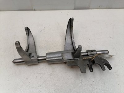 Вилка кпп Audi 80 B3